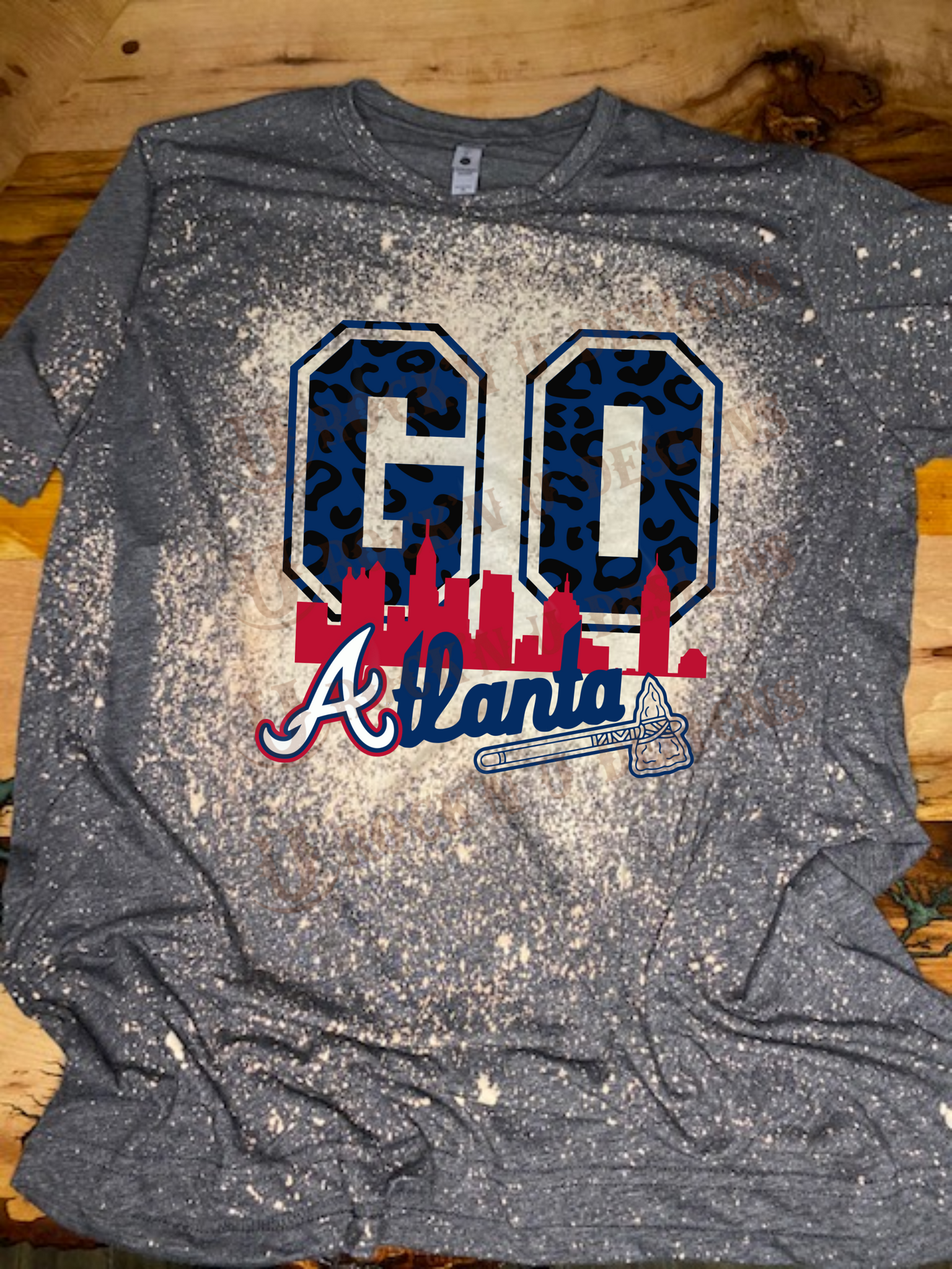 Rock'n U Designs Atlanta Braves Go Braves MLB Unisex Custom Graphic Leopard Design T-Shirt XXL / Dark Grey